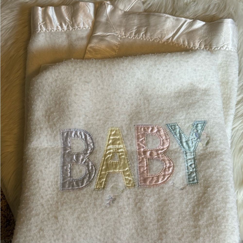 Vintage Baby Q by Quiltex BABY blanket with satin edges Union Made in USA
